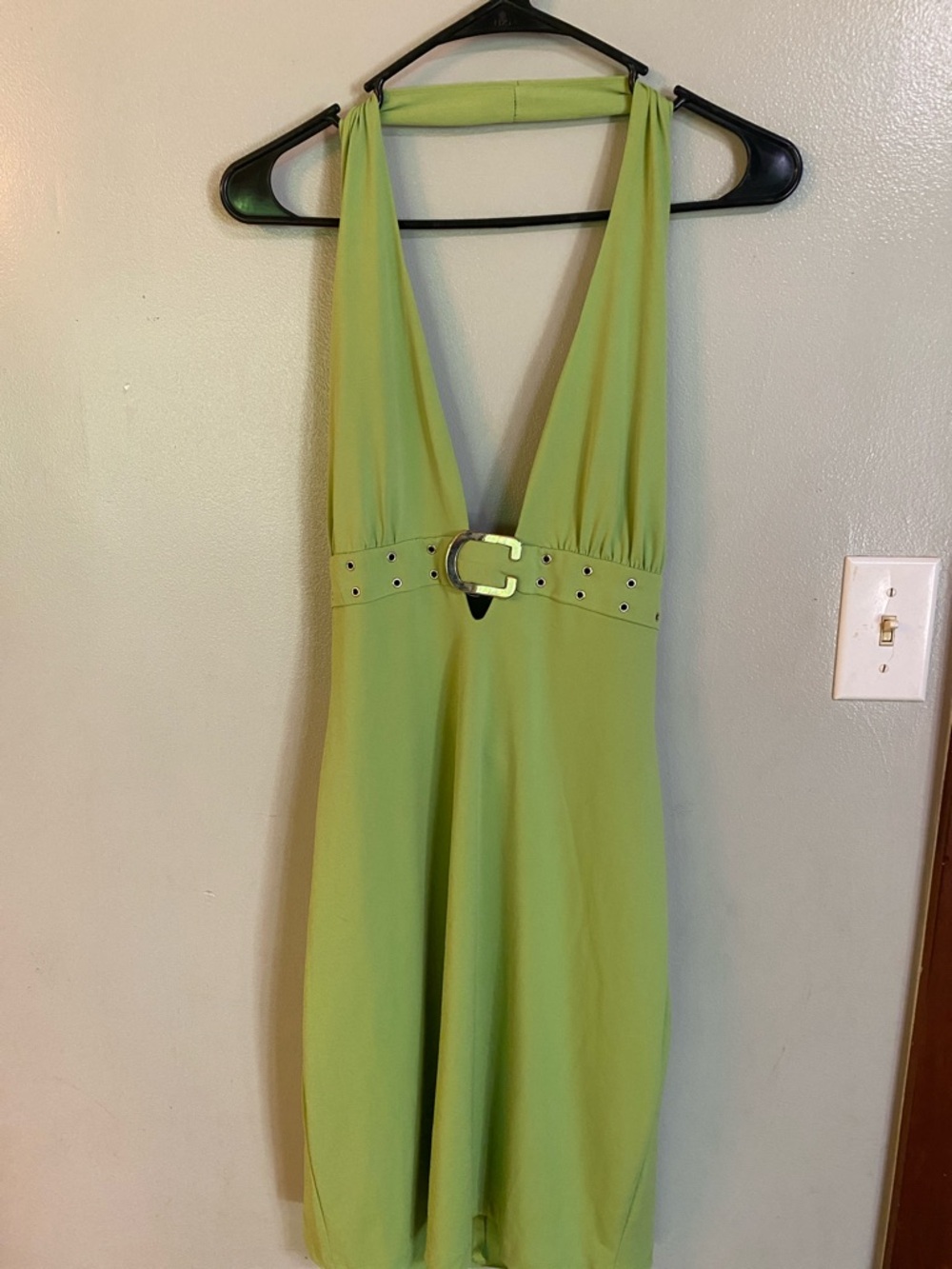 Cache Lime Green V-Neck Belted Sleeveless Dress